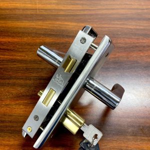 Khóa tay gạt Huy Hoàng 149J